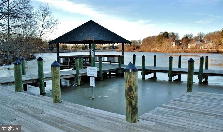 THOMAS CHOICE GARDENS - Residential Lease