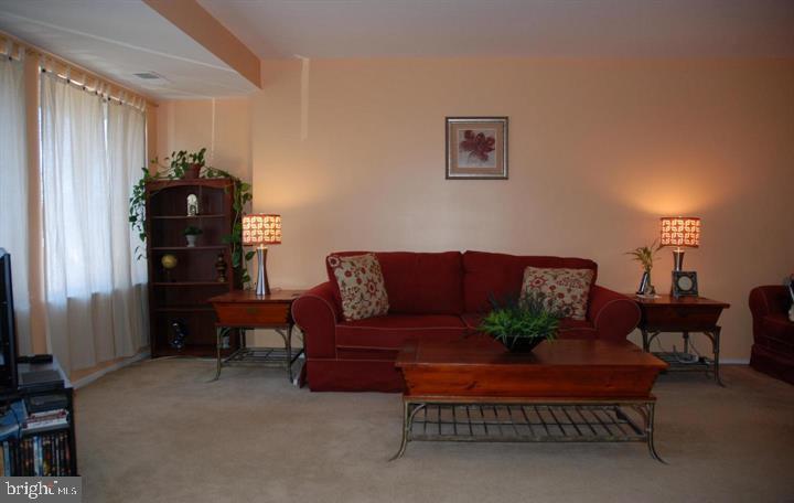 THOMAS CHOICE GARDENS - Residential Lease