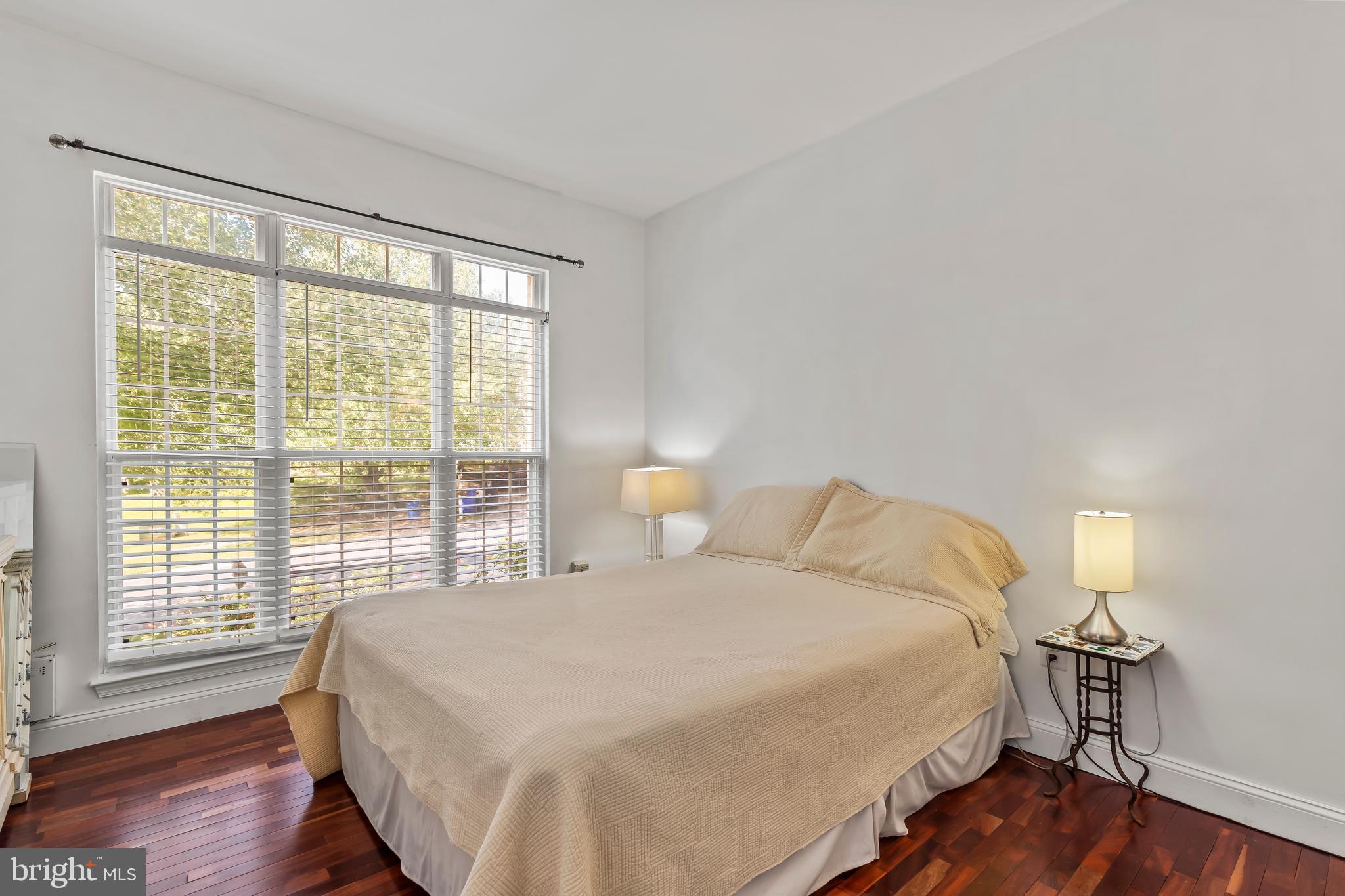 KINGS SQUARE - Residential