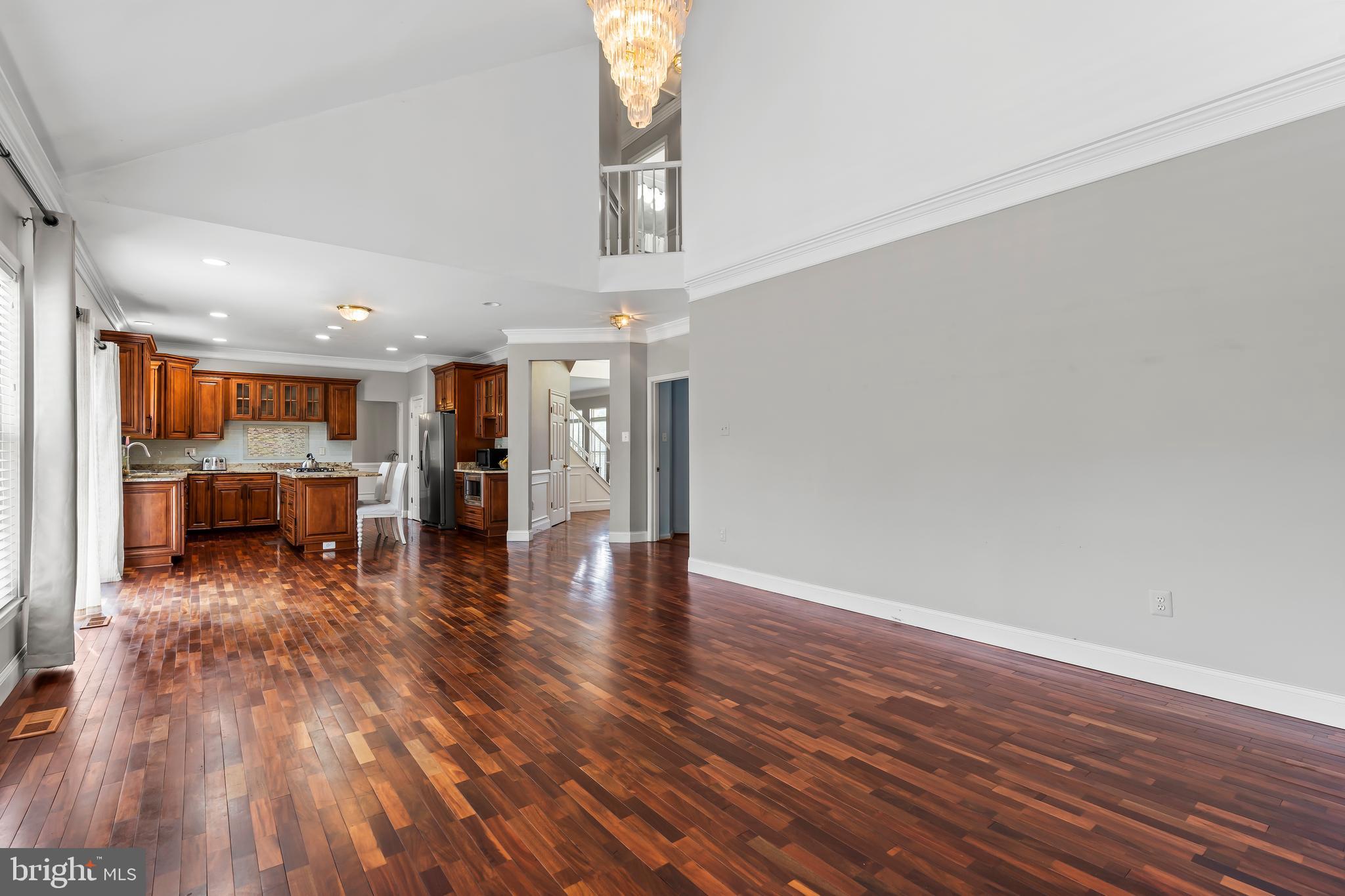 KINGS SQUARE - Residential