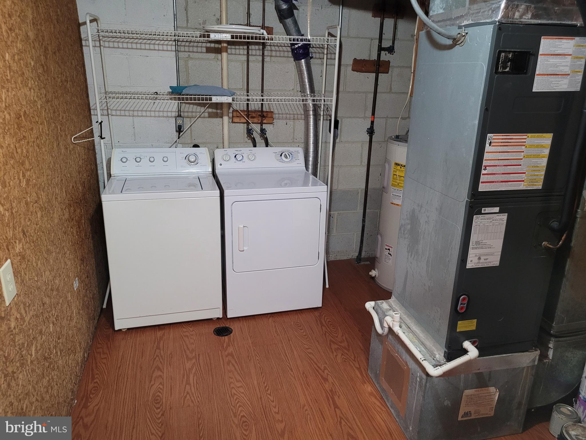 WATERSIDE - Residential