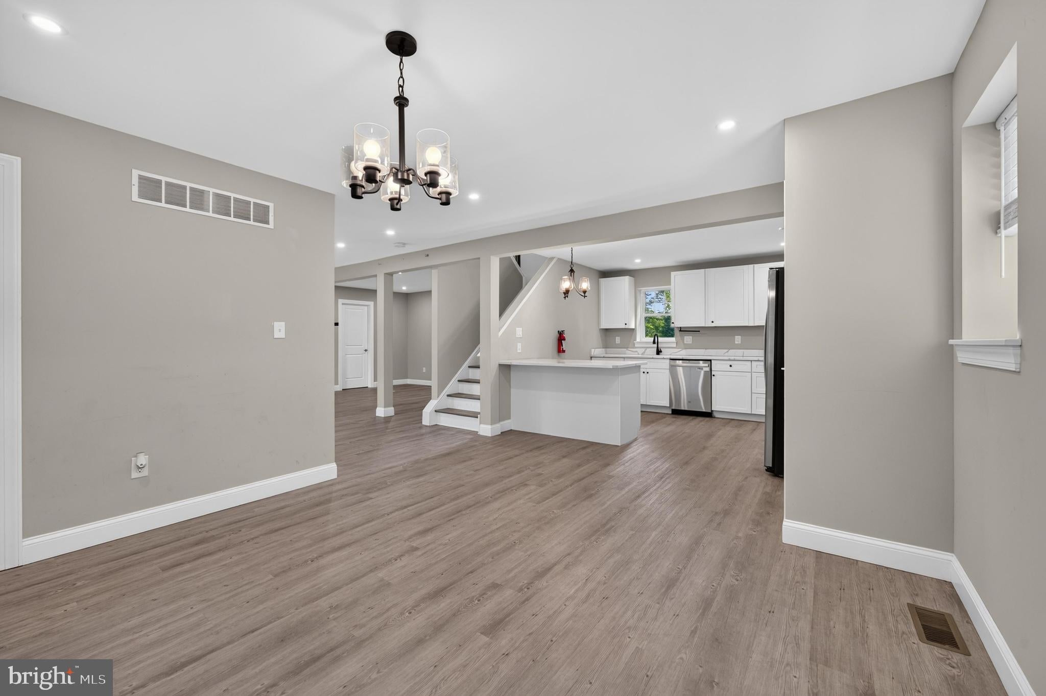 62 HIGGINS AVENUE