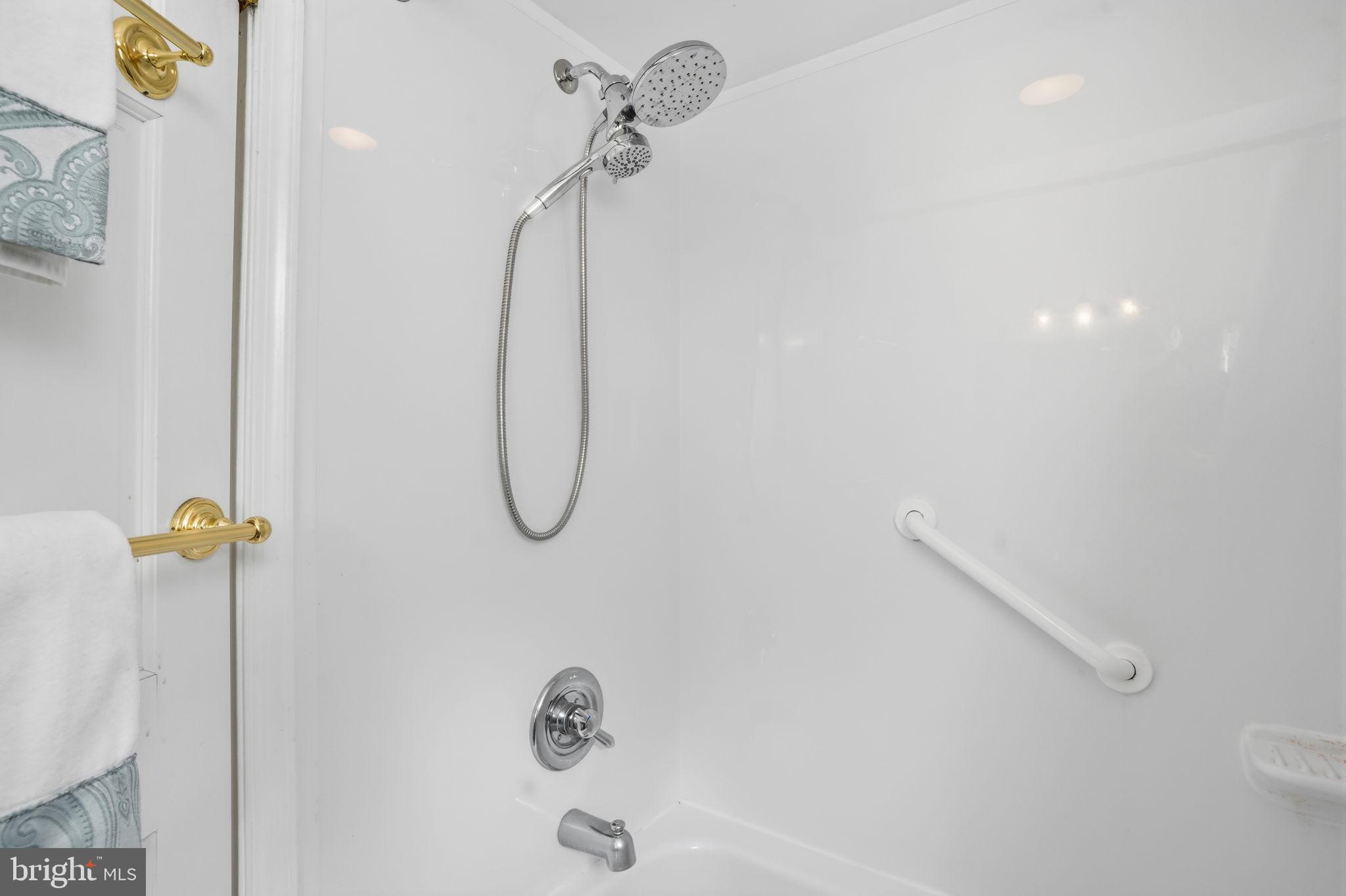 EAGLE RIDGE - Residential