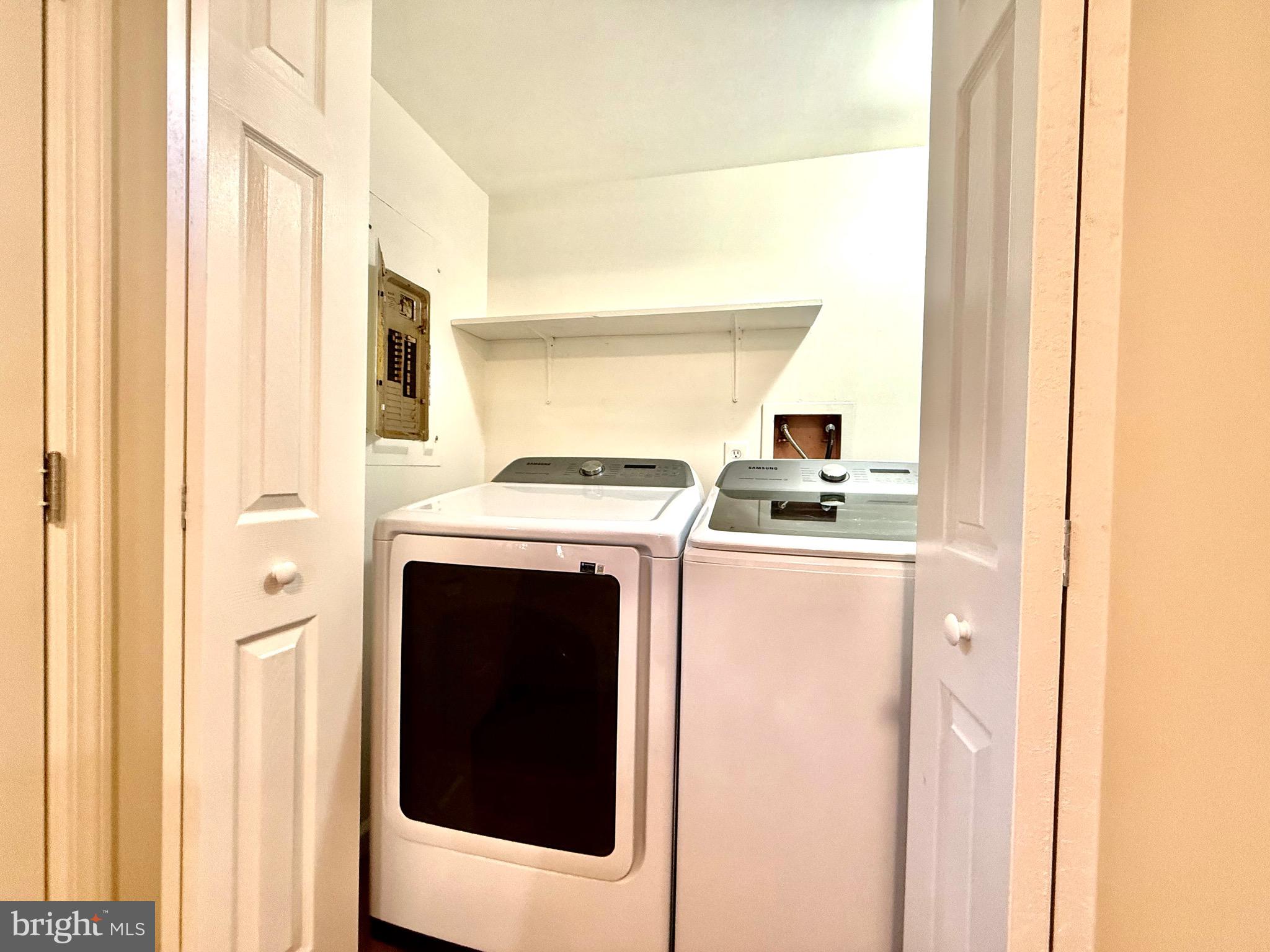 STAFFORD OAKS - Residential Lease