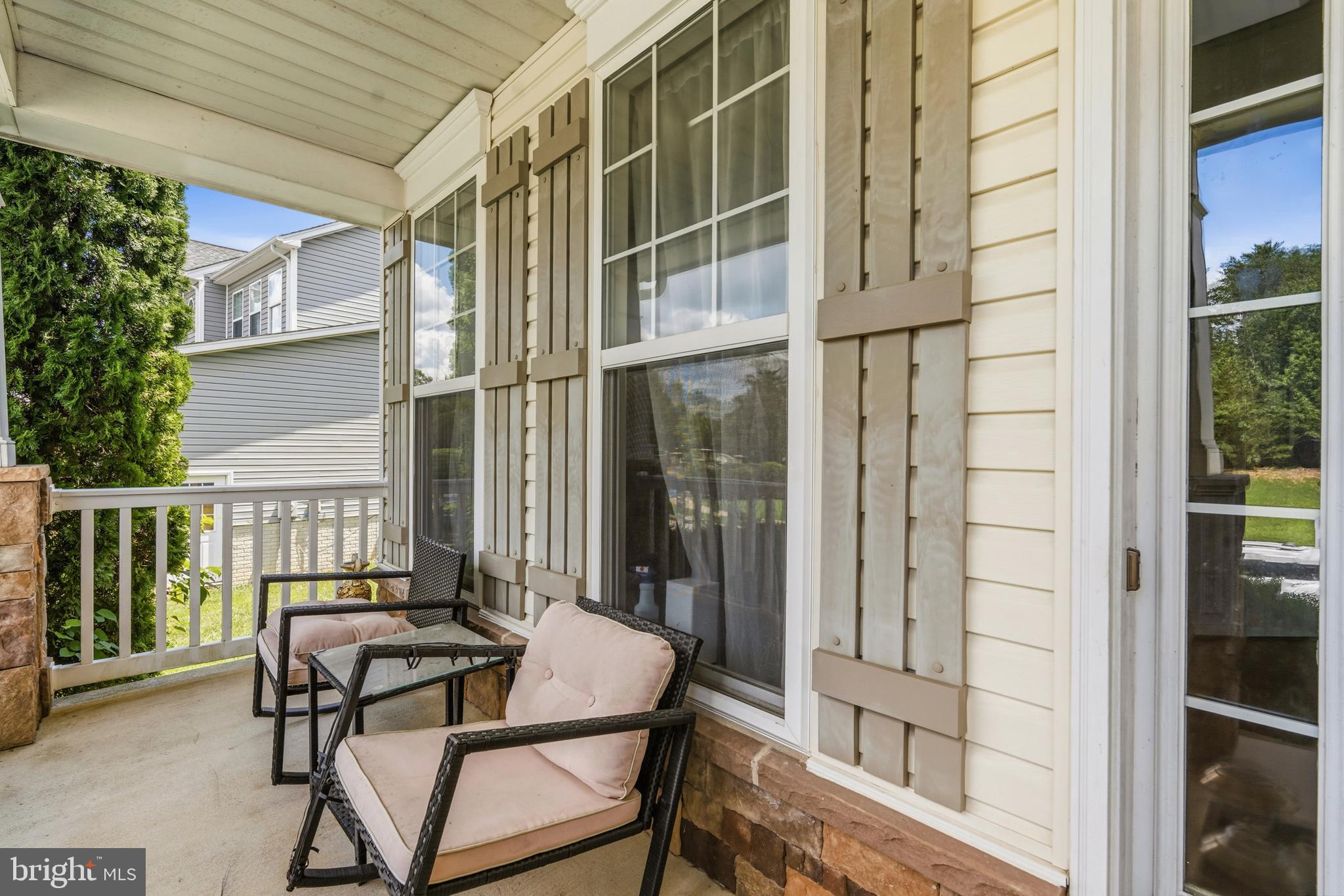 1004 GLEN OAK COURT