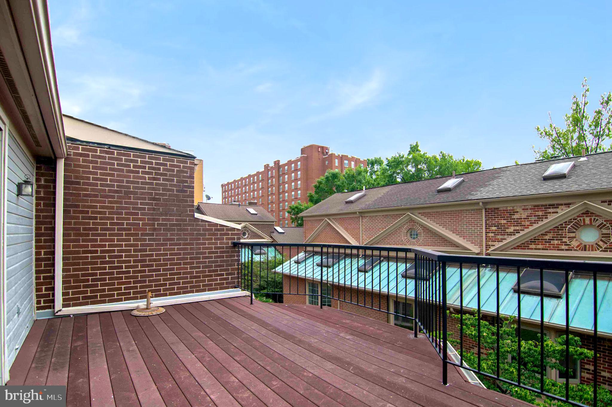 TOWNES OF BALLSTON - Residential