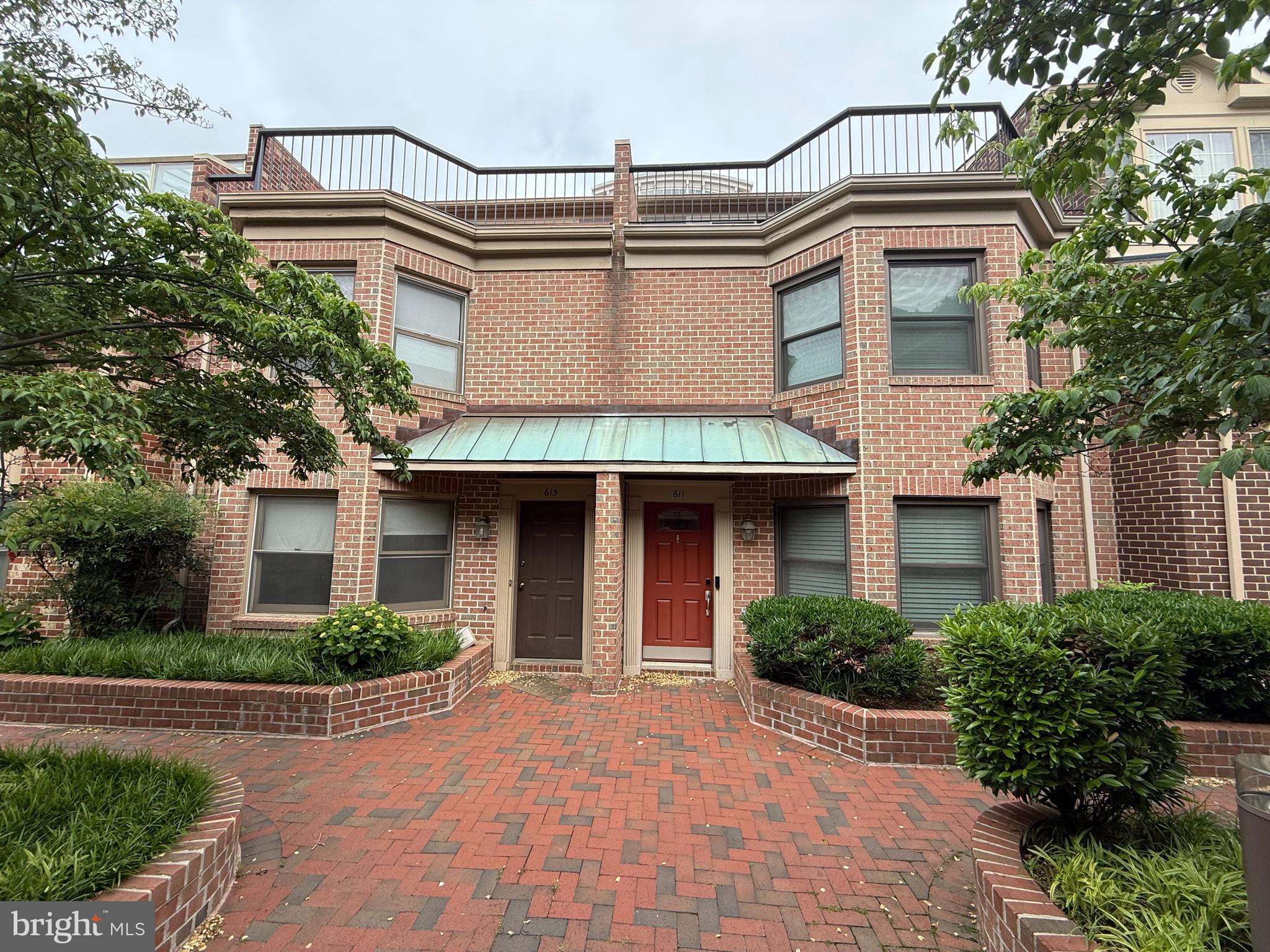 611 N TAZEWELL STREET