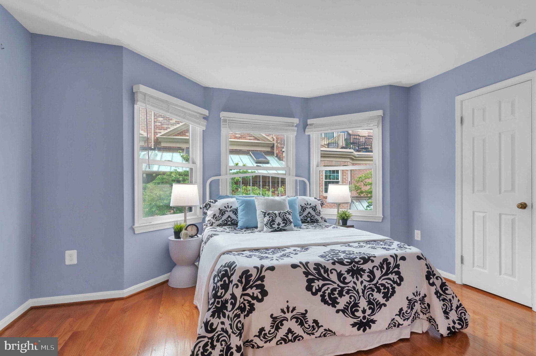 TOWNES OF BALLSTON - Residential