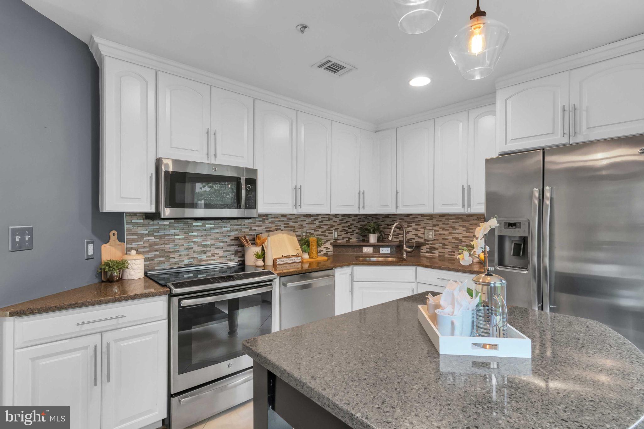 TOWNES OF BALLSTON - Residential