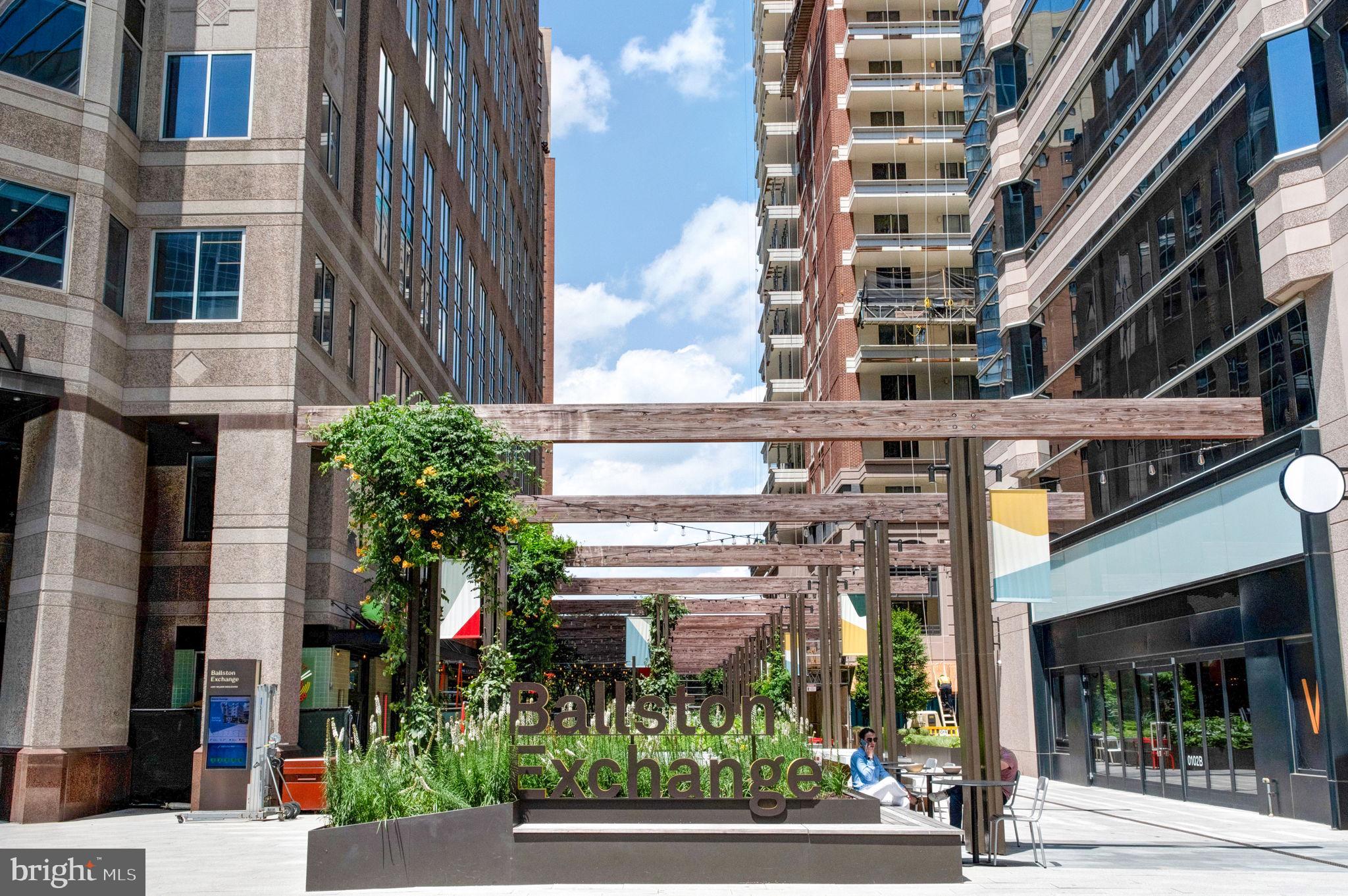 TOWNES OF BALLSTON - Residential
