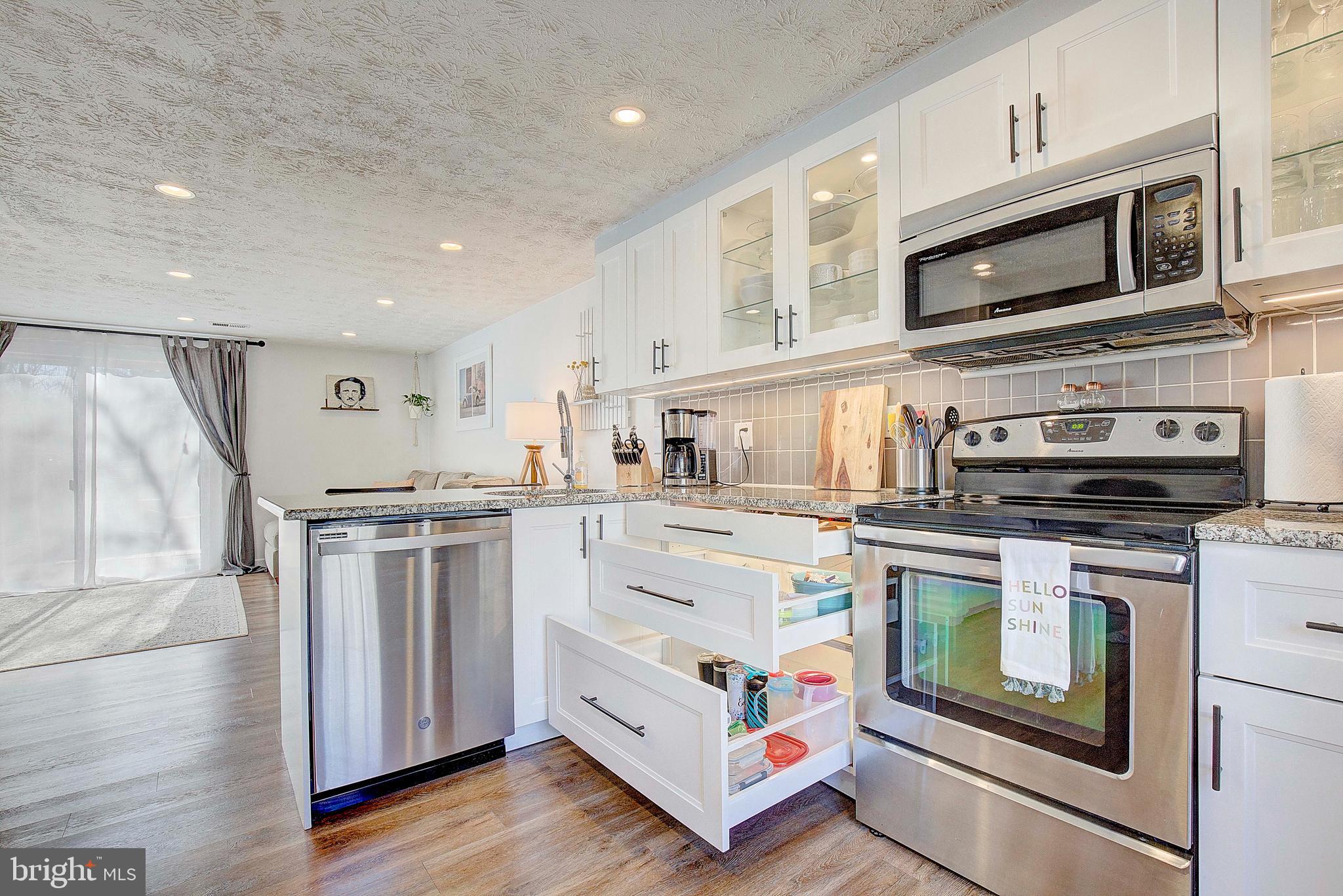 WHISPERING WOODS - Residential