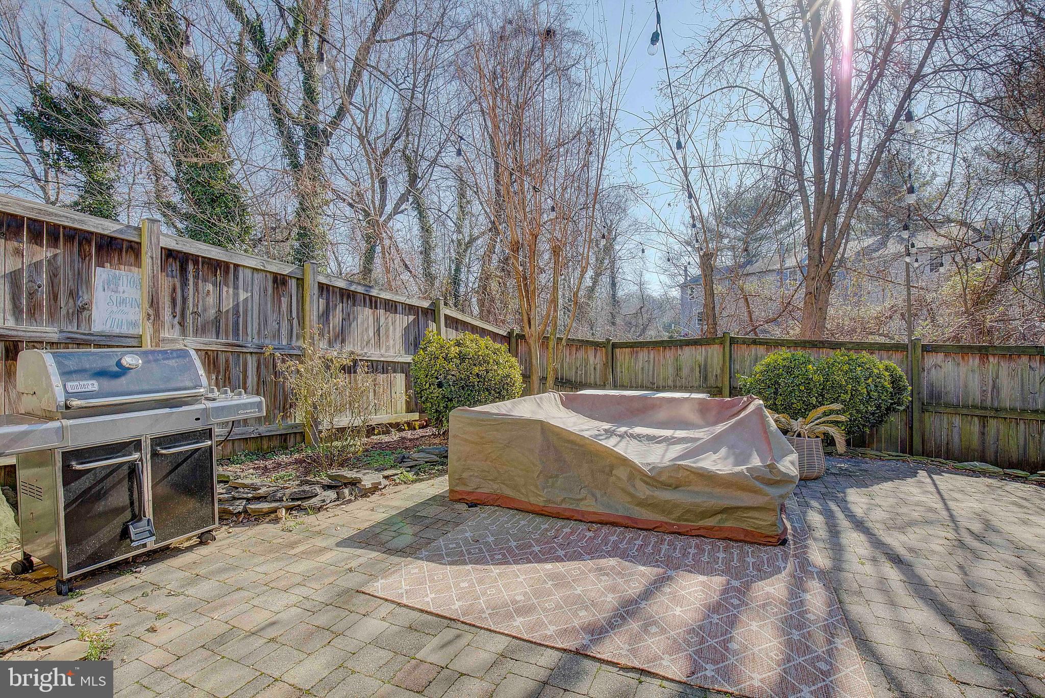 WHISPERING WOODS - Residential