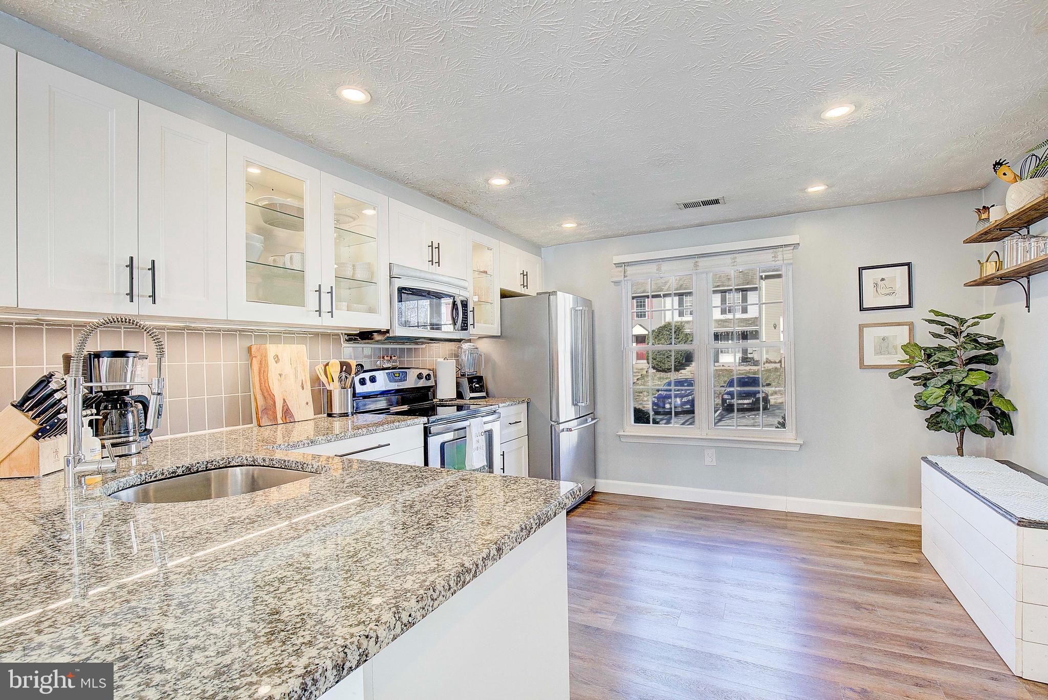 WHISPERING WOODS - Residential