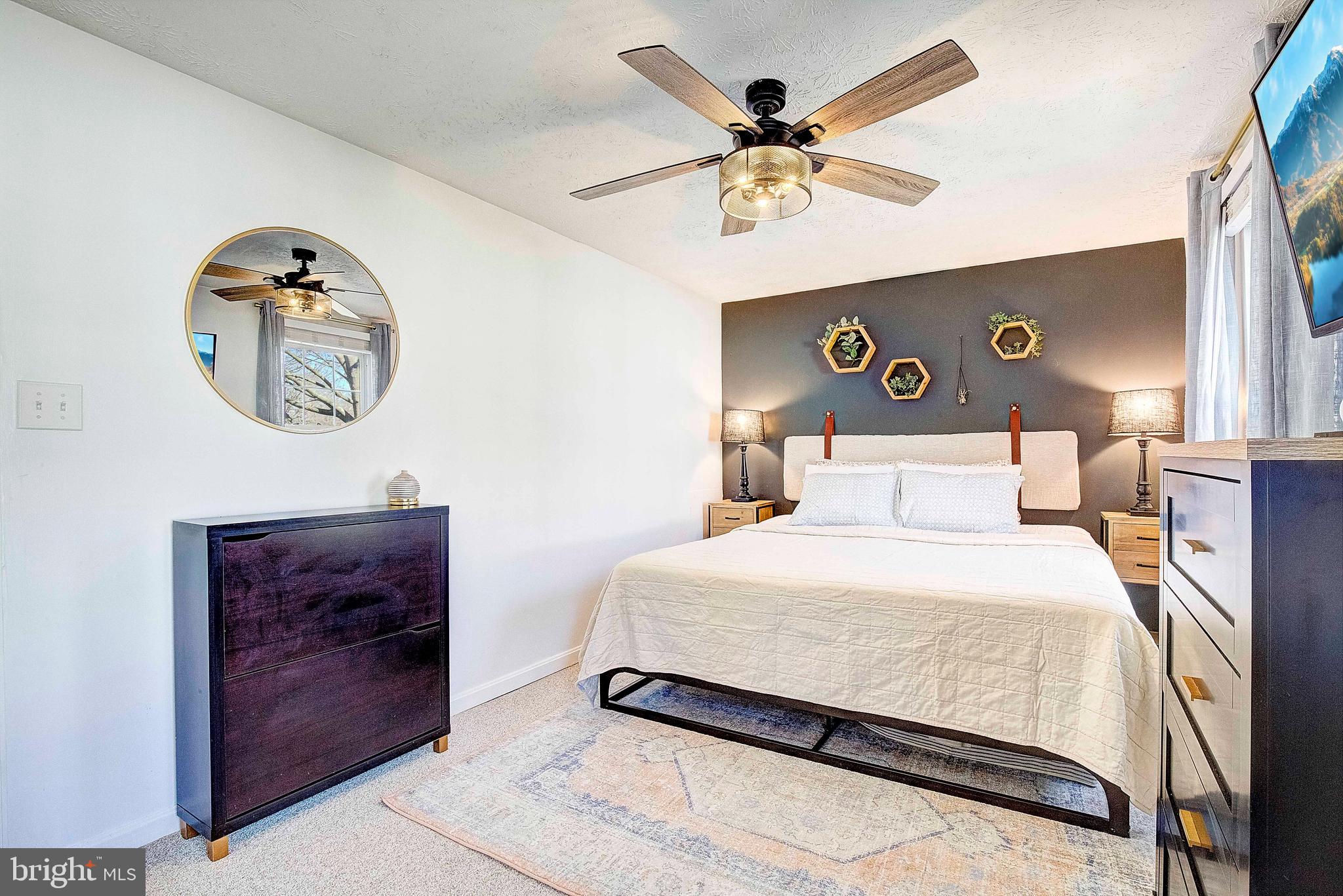 WHISPERING WOODS - Residential