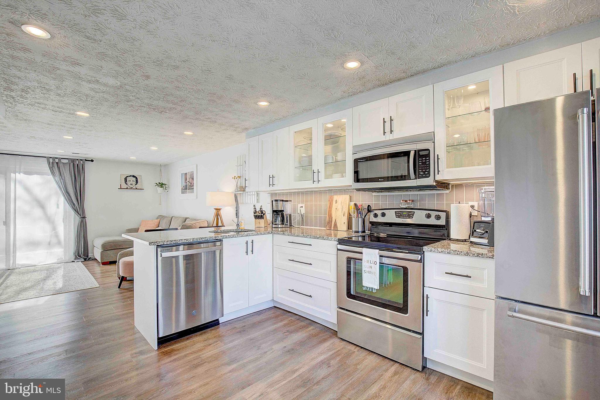 WHISPERING WOODS - Residential