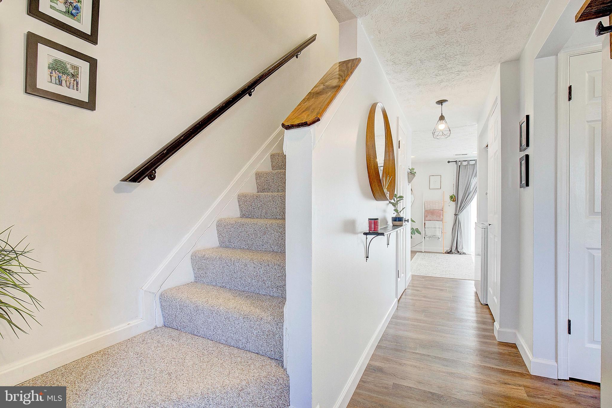 WHISPERING WOODS - Residential