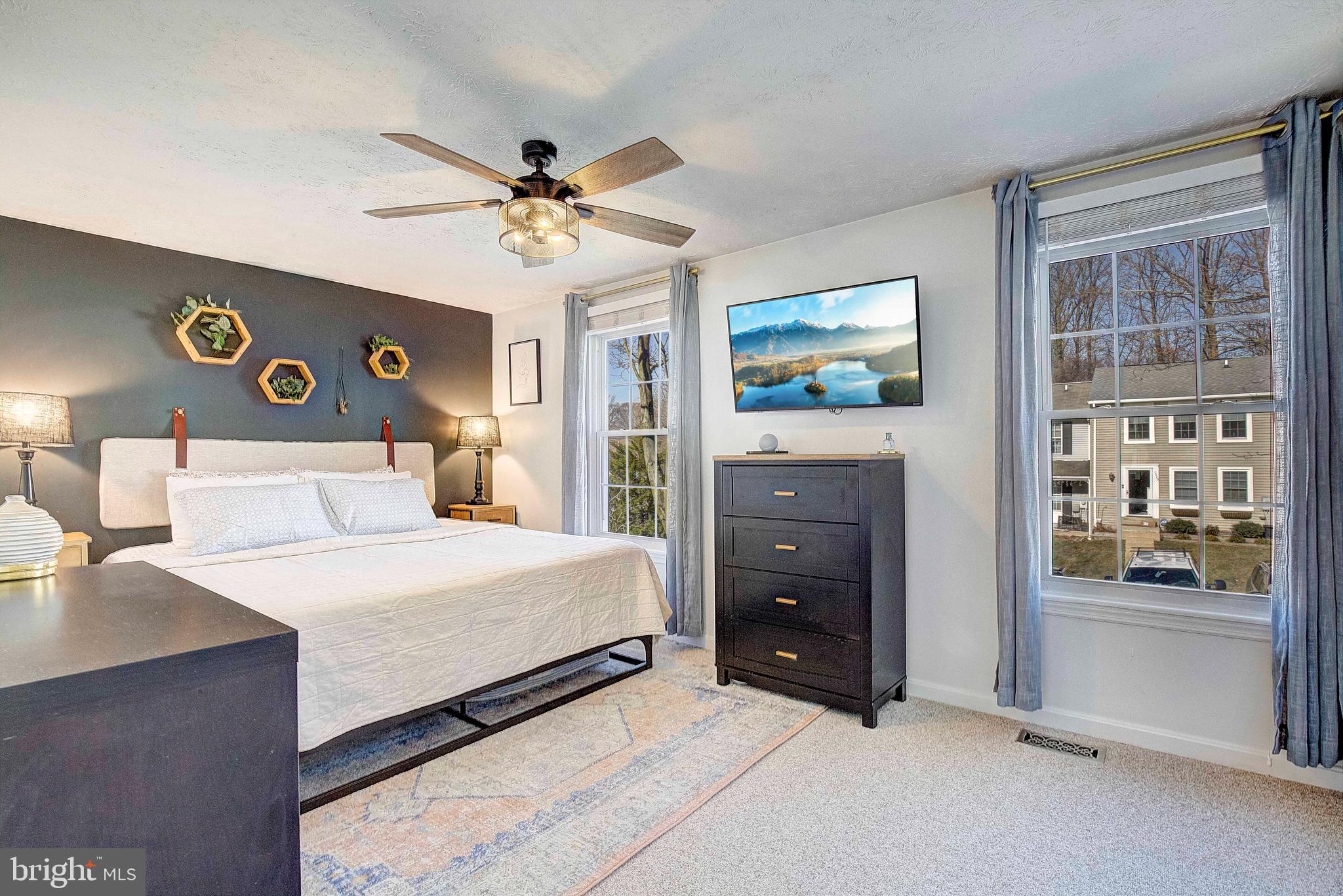 WHISPERING WOODS - Residential