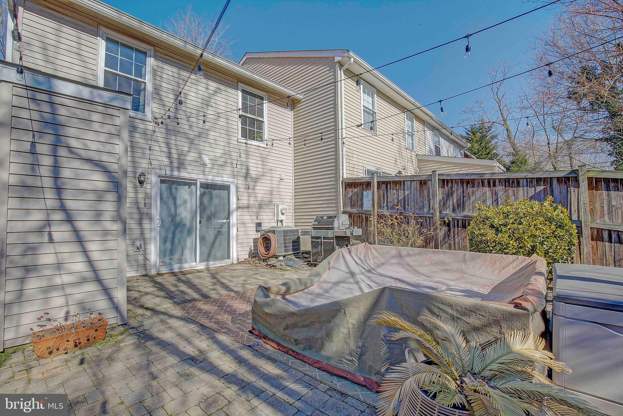 WHISPERING WOODS - Residential