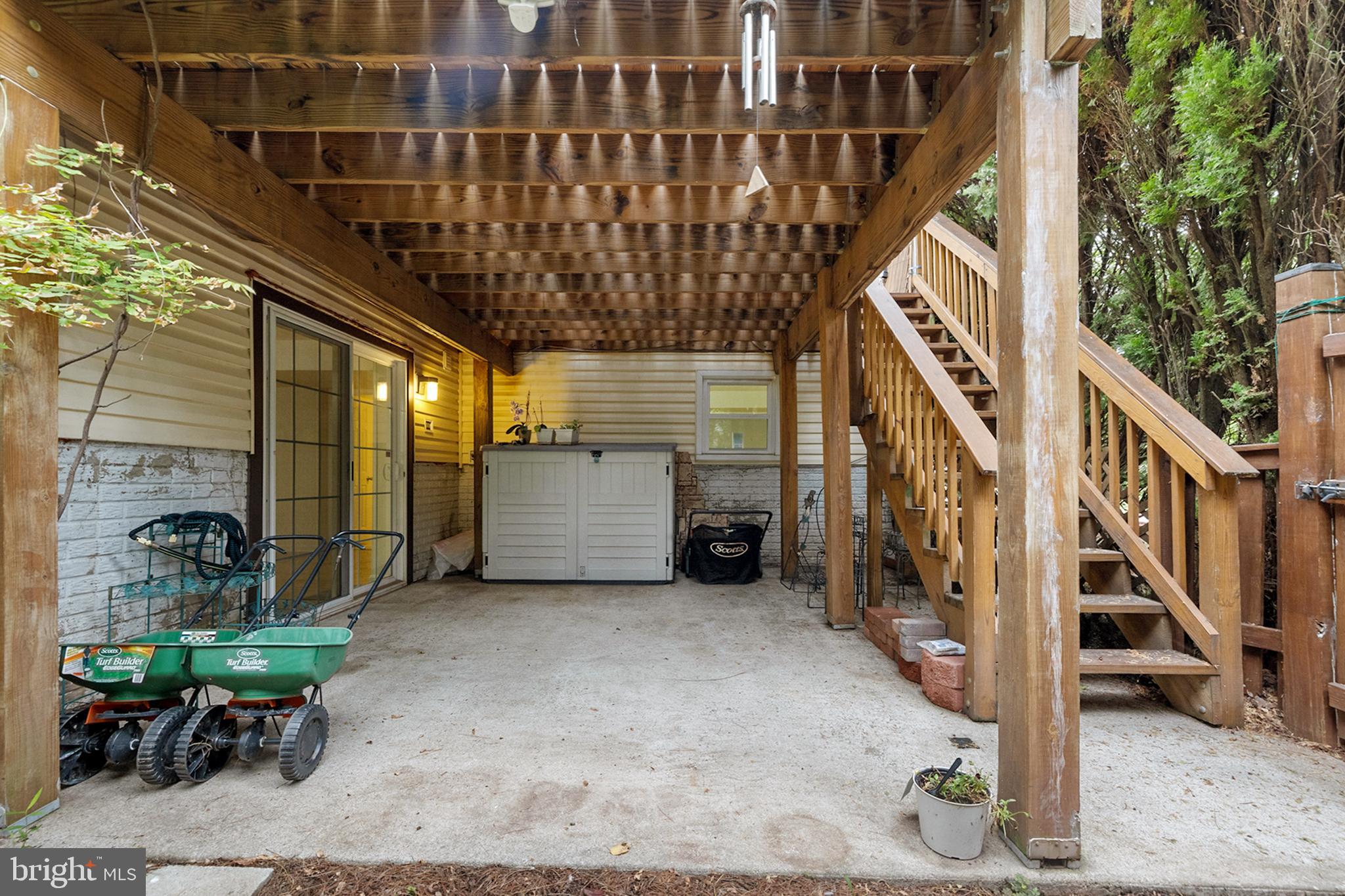 BELLE POND FARM - Residential