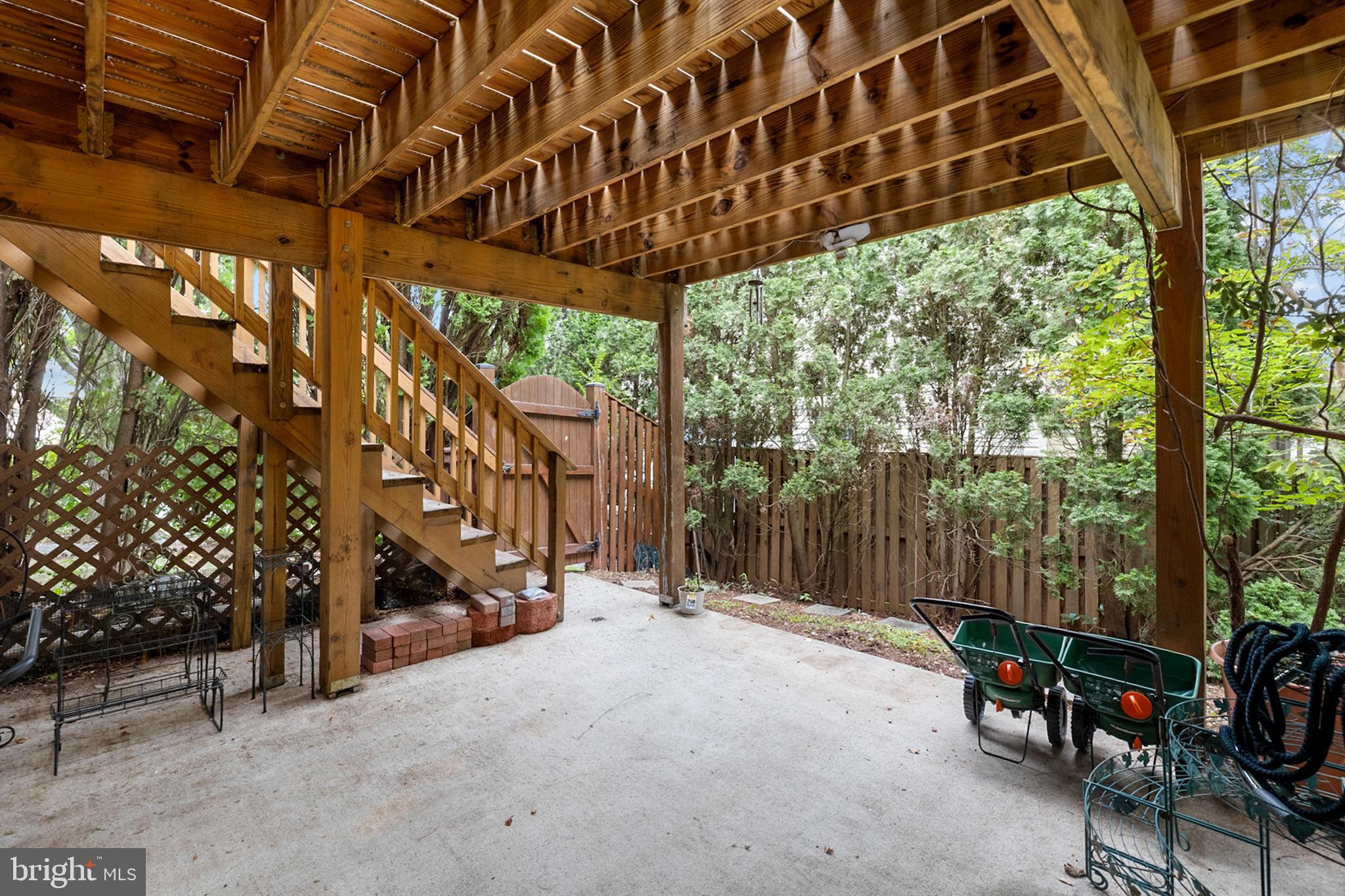 BELLE POND FARM - Residential