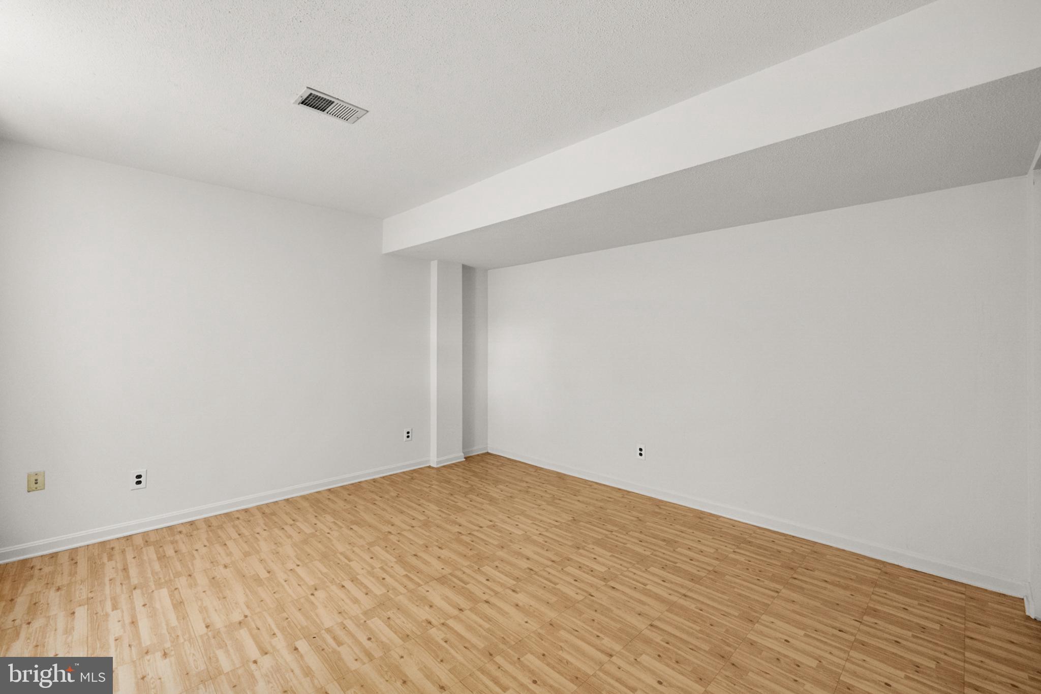 BELLE POND FARM - Residential