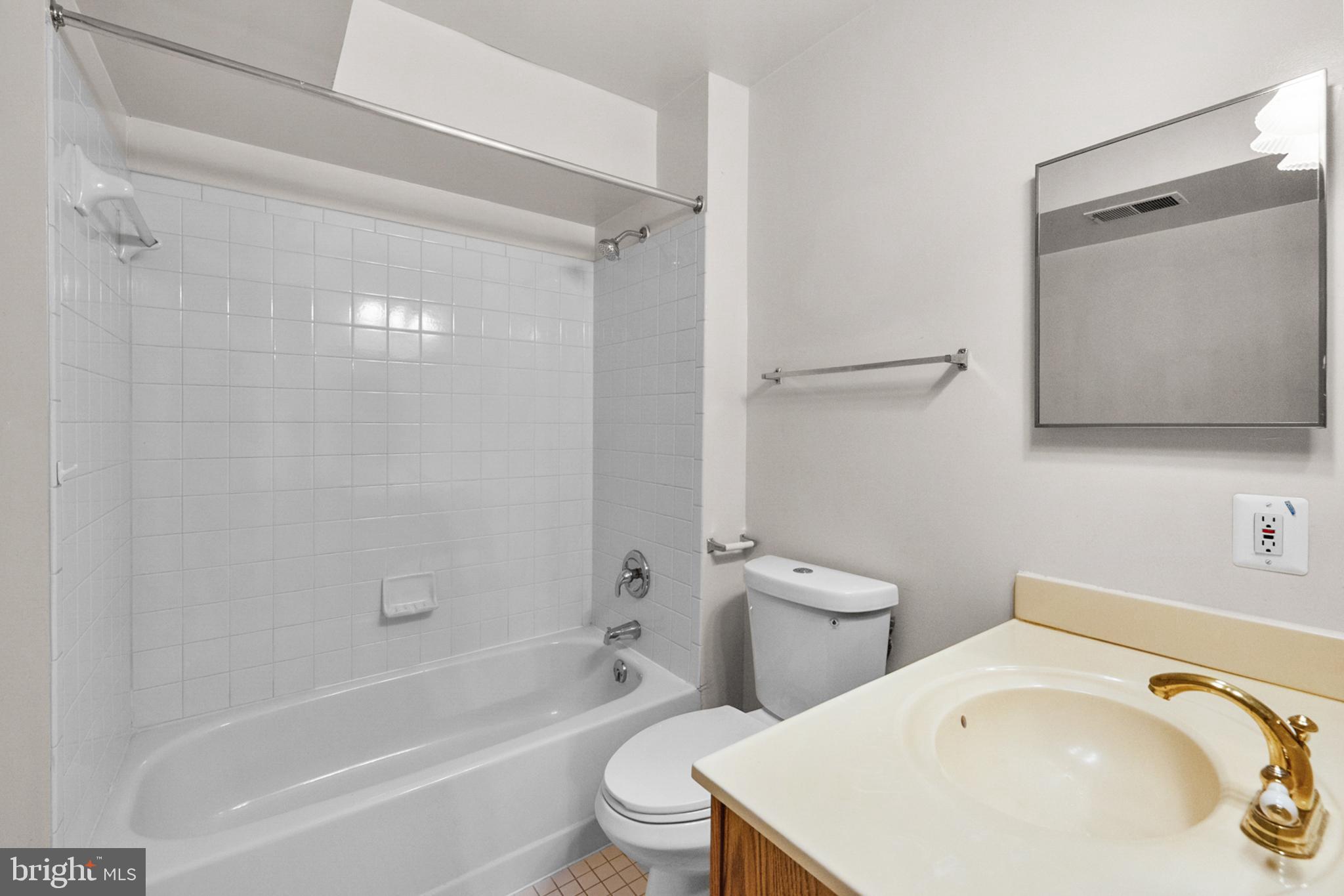 BELLE POND FARM - Residential