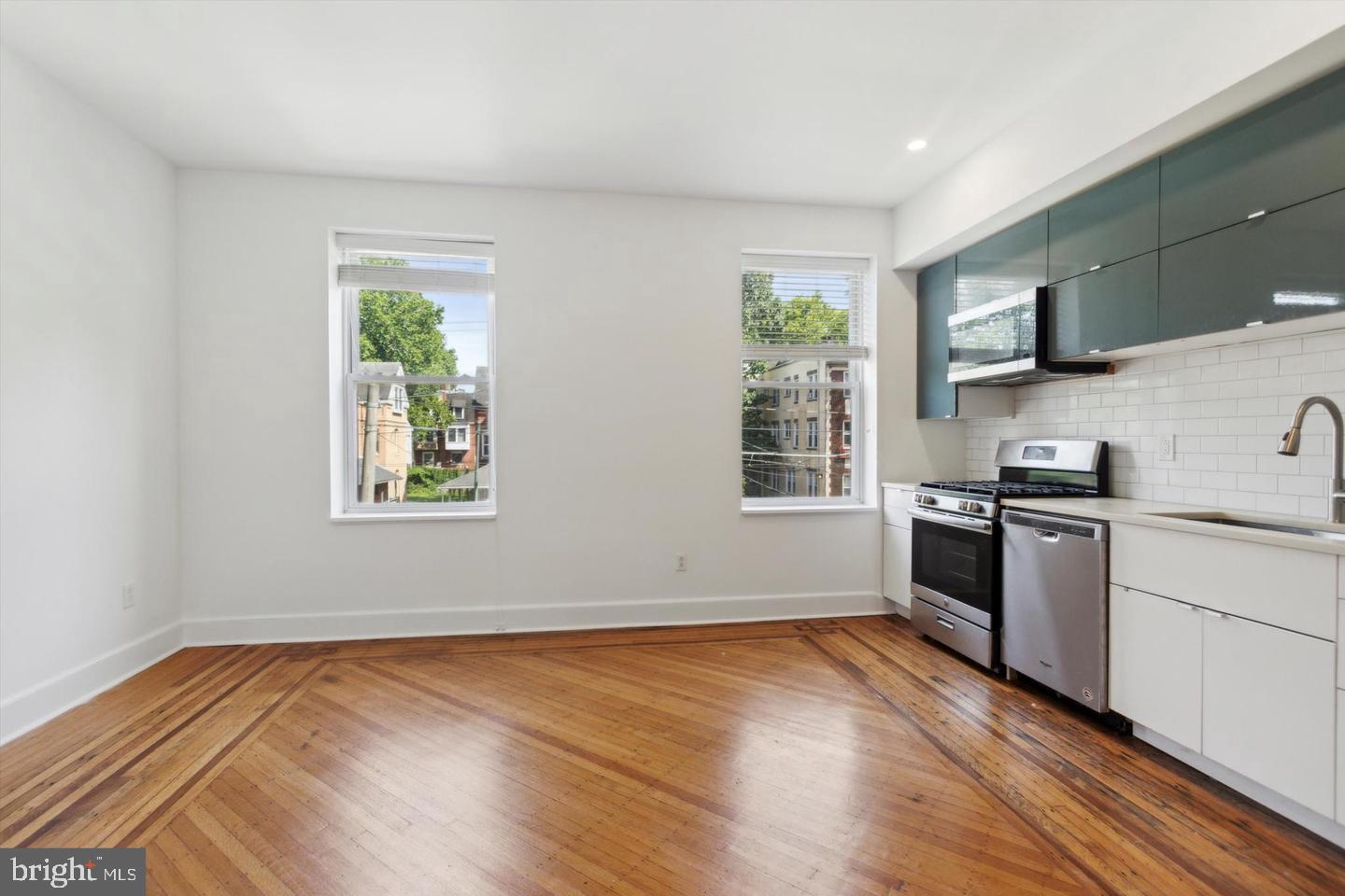 UNIVERSITY CITY - Residential Lease