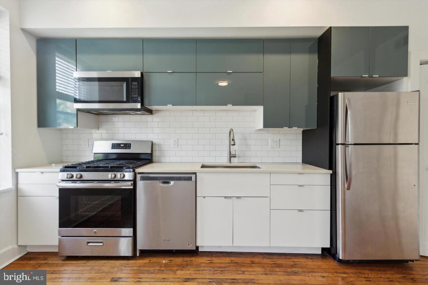 UNIVERSITY CITY - Residential Lease