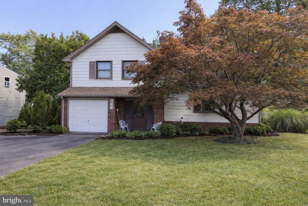 Photo of 982 Mueller Road, WARMINSTER, PA 18974 (MLS # PABU2115070)