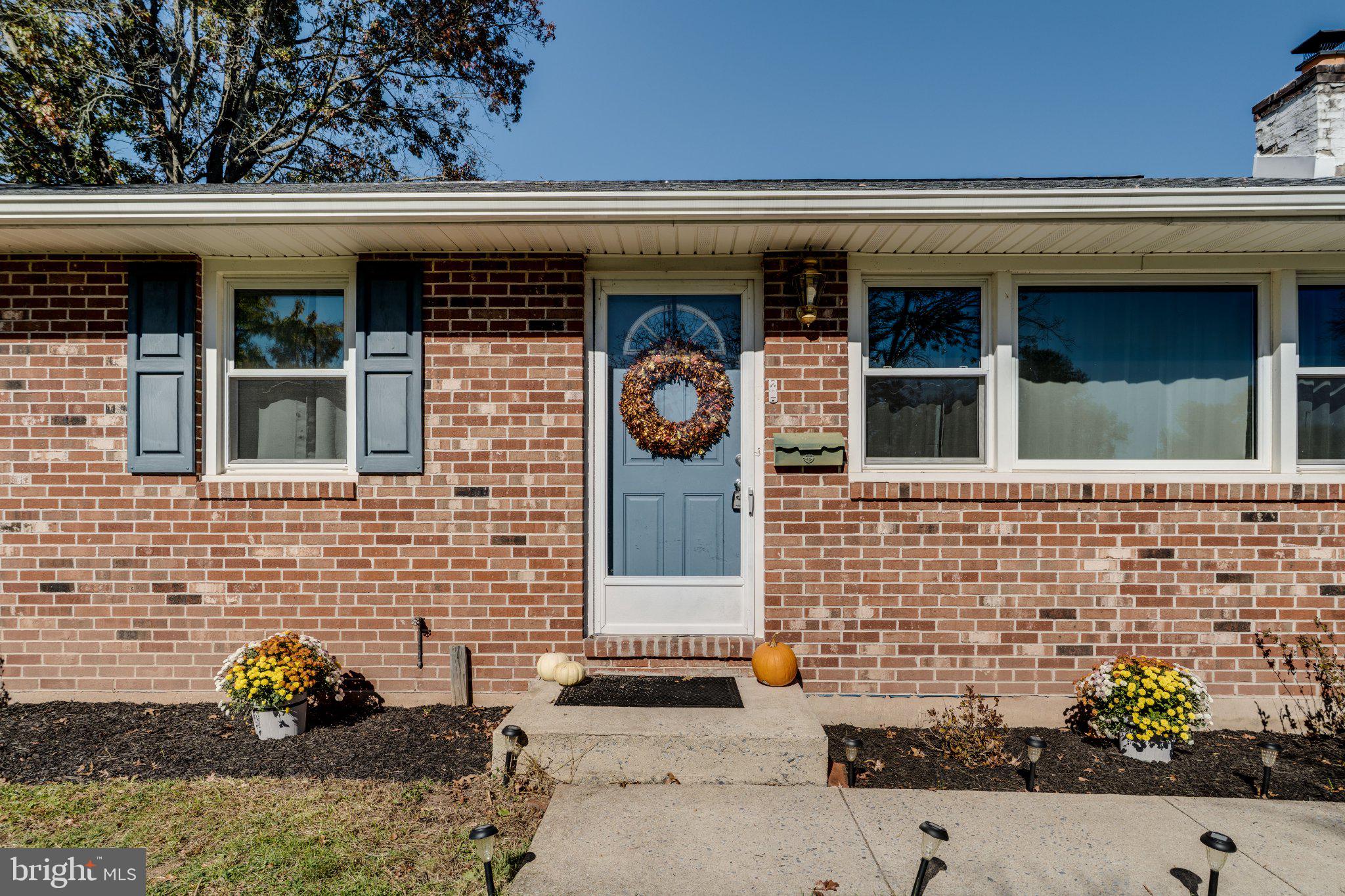 749 ROSEWOOD DRIVE