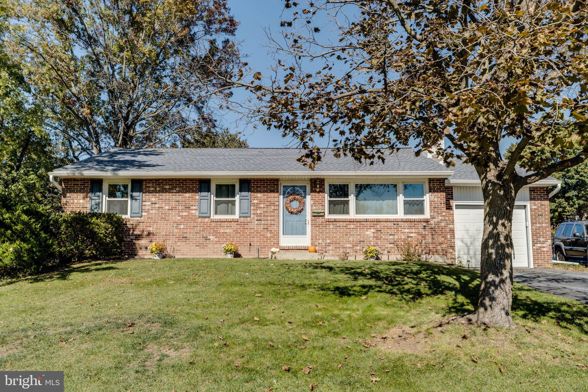 749 ROSEWOOD DRIVE
