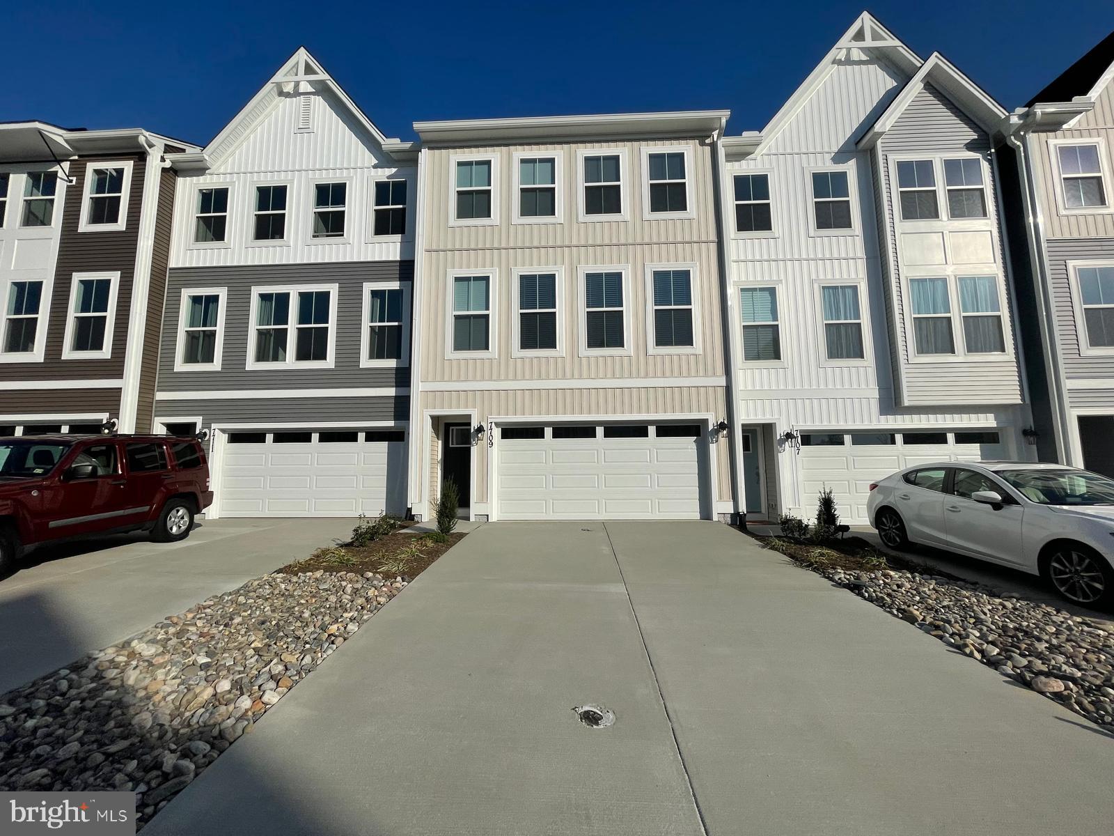 Ready to move-in. Available immediately. Brand new never lived in 2,189 sq. ft. with 3 bedrooms, 2 bath, 2 half bath & front loaded 2-car garage - Open floorplan with hard surface flooring throughout common areas of main level. -Modern kitchen with Stainless Appliances - Beautiful backyard and deck Keswick Commons is the newest neighborhood in this popular Spotsylvania Courthouse community that is filled with amenities such as a community pool, clubhouse, parks, playgrounds, soccer field, tennis courts and walking trails. It also has easy access to some of the area's most desirable local recreation opportunities such as Lake Anna and significant historic sites such as Spotsylvania Court House Battlefield. The community boasts a convenient location near I-95, Route 1 and Spotsylvania Courthouse Village with many dining opportunities. Additional shopping, dining and healthcare facilities are close by in the Cosner's Corner where you can find many stores, restaurants and the Spotsylvania Regional Medical Center. Schools currently serving Keswick Commons include Spotsylvania Elementary School, Spotsylvania Middle School, Spotsylvania High School. Owner Agent.