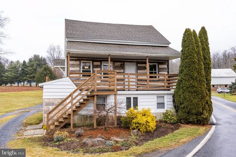 Photo of 631 W SWARTZVILLE RD, REINHOLDS, PA 17569 (MLS # PALA2030548)