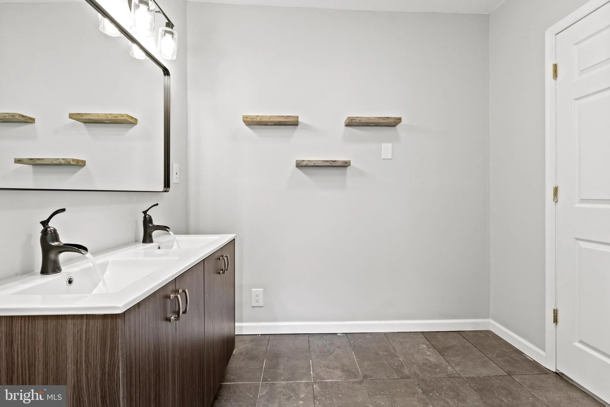 Philadelphia, Pennsylvania 19104, United States, 3 Bedrooms Bedrooms, ,2 BathroomsBathrooms,Residential,Active,148338