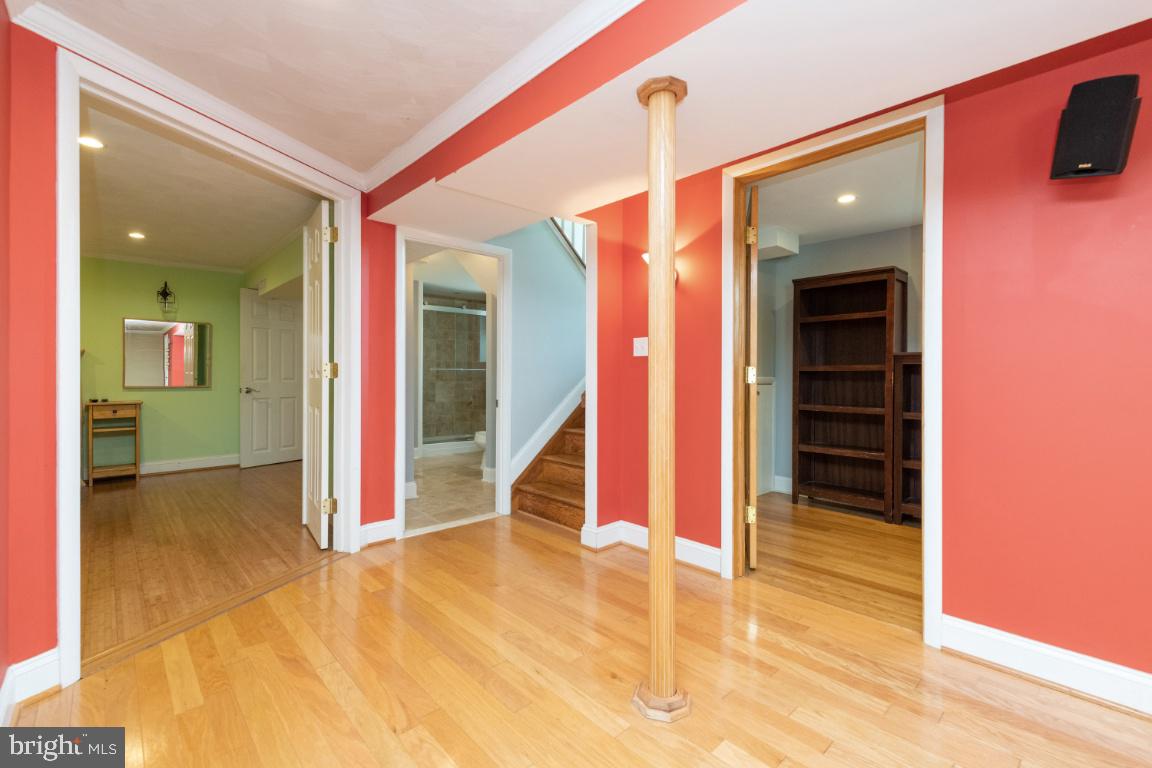 SUBURBIA - Residential