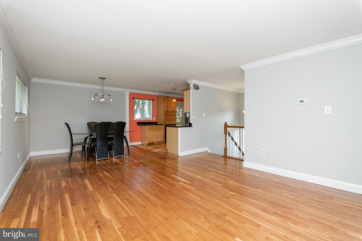 SUBURBIA - Residential