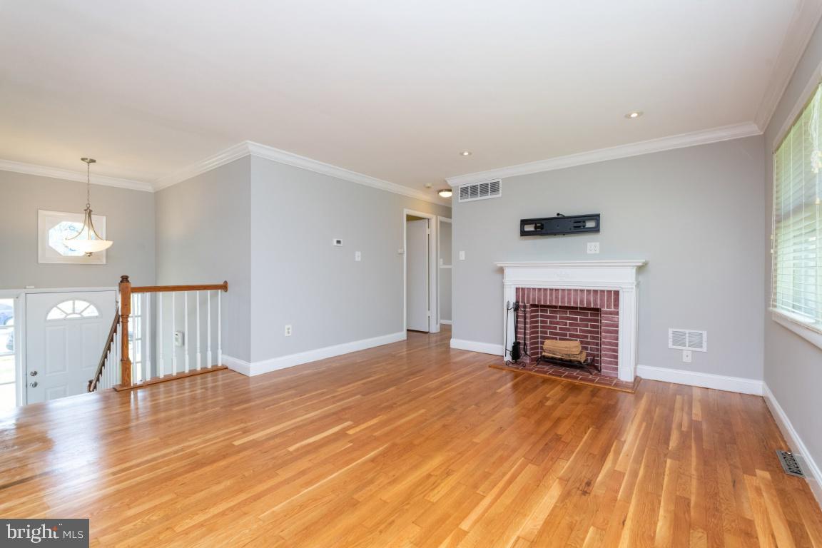 SUBURBIA - Residential