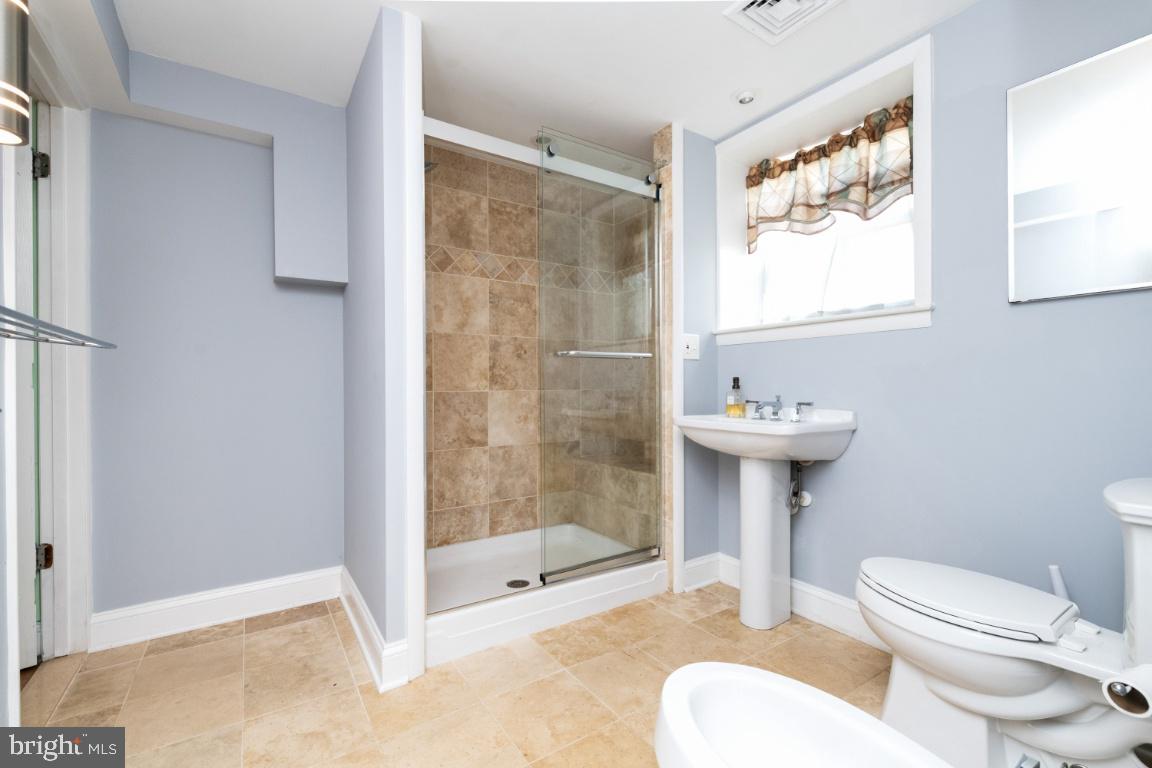 SUBURBIA - Residential