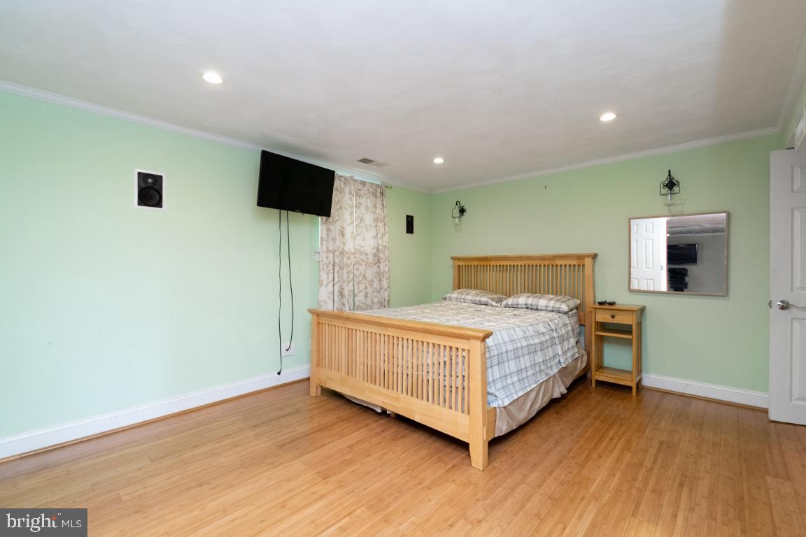 SUBURBIA - Residential