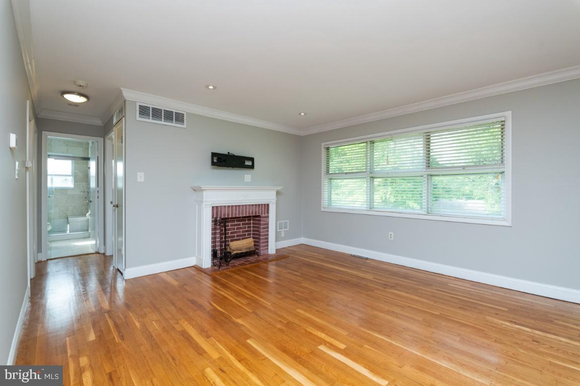 SUBURBIA - Residential