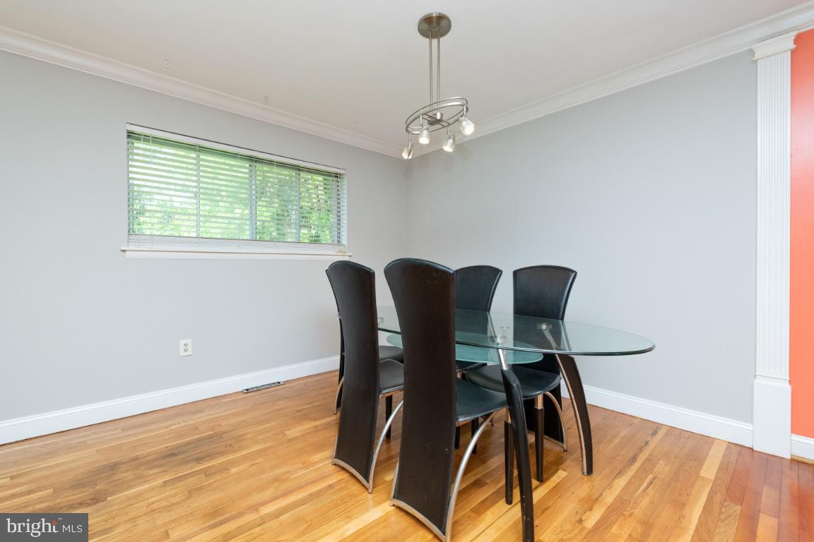 SUBURBIA - Residential