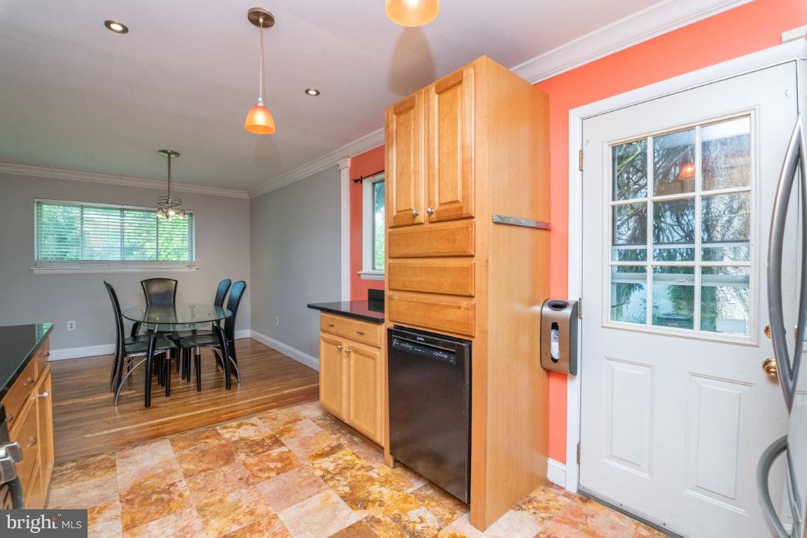 SUBURBIA - Residential