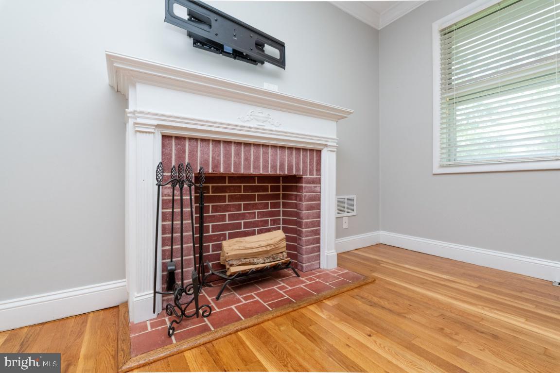 SUBURBIA - Residential