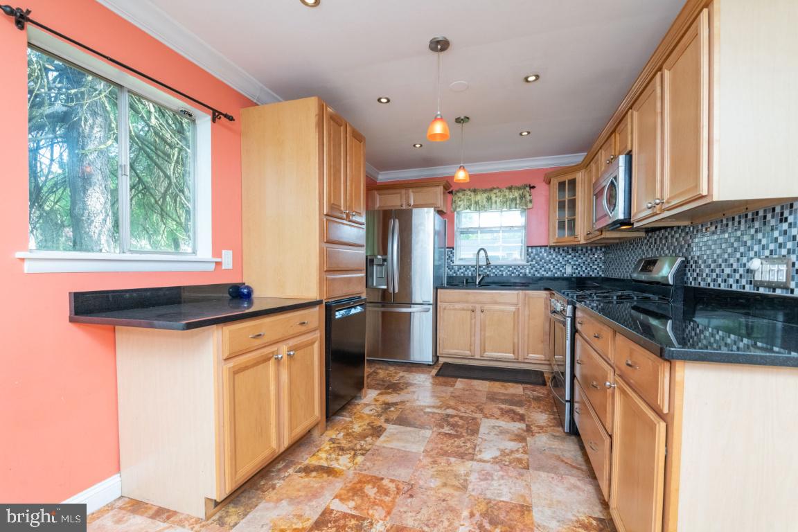 SUBURBIA - Residential