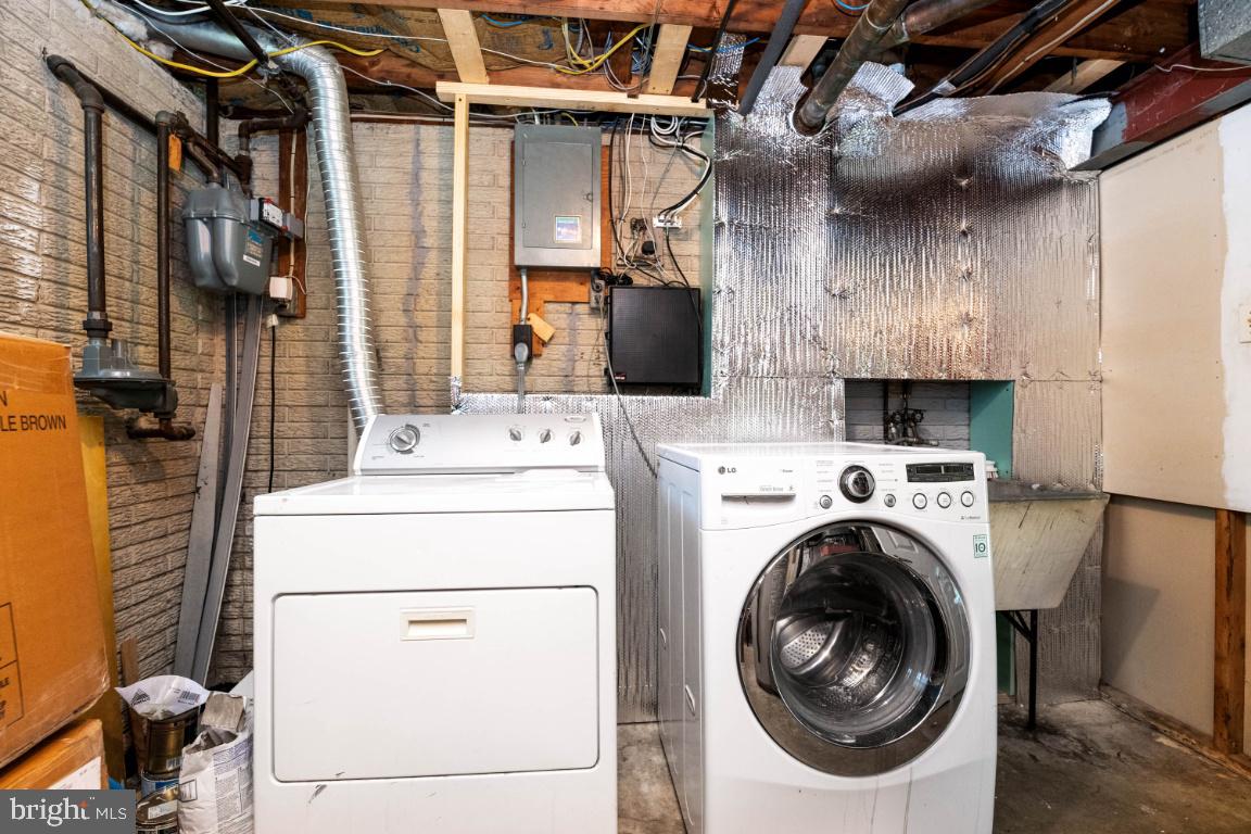 SUBURBIA - Residential