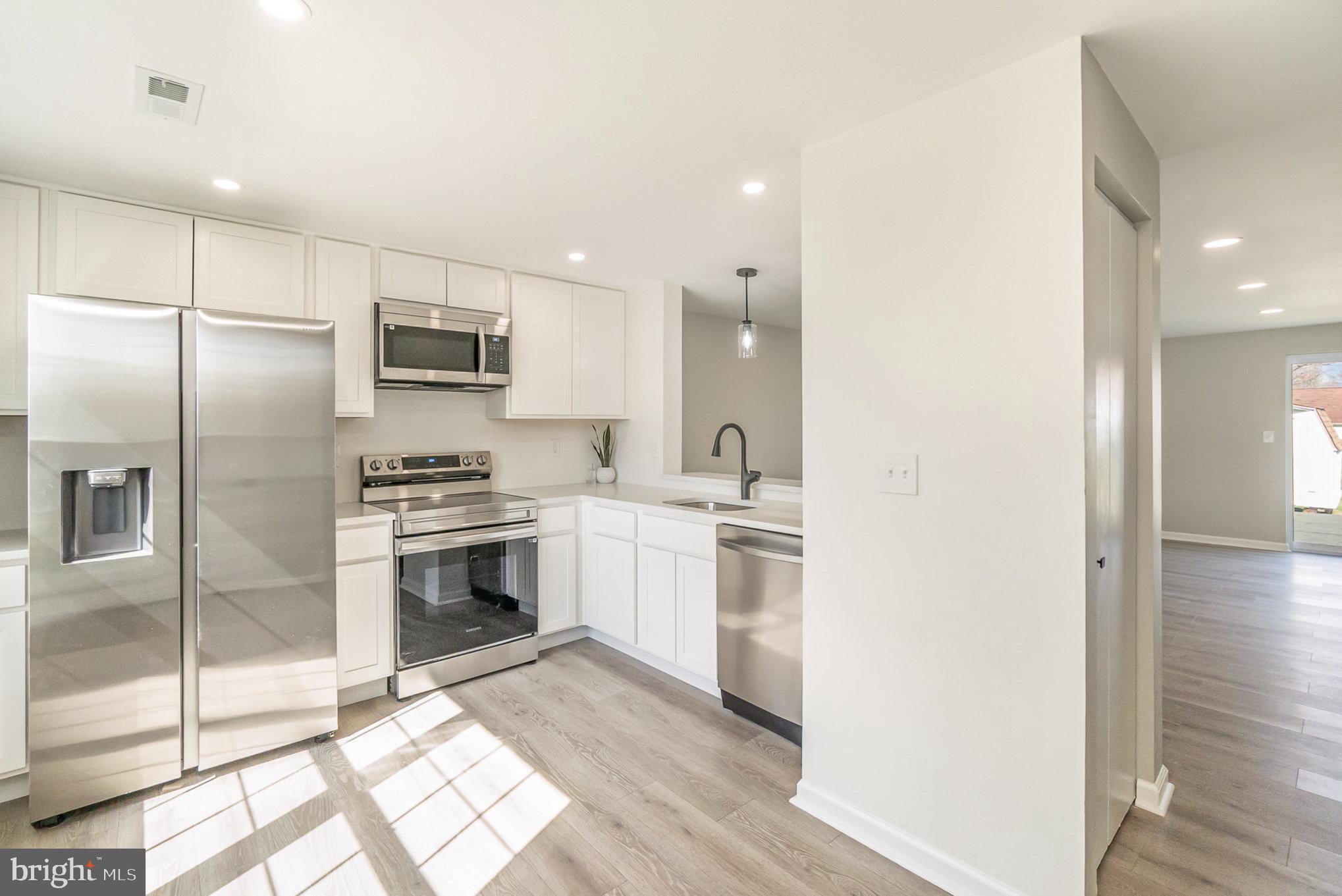 RIVERSIDE - Residential