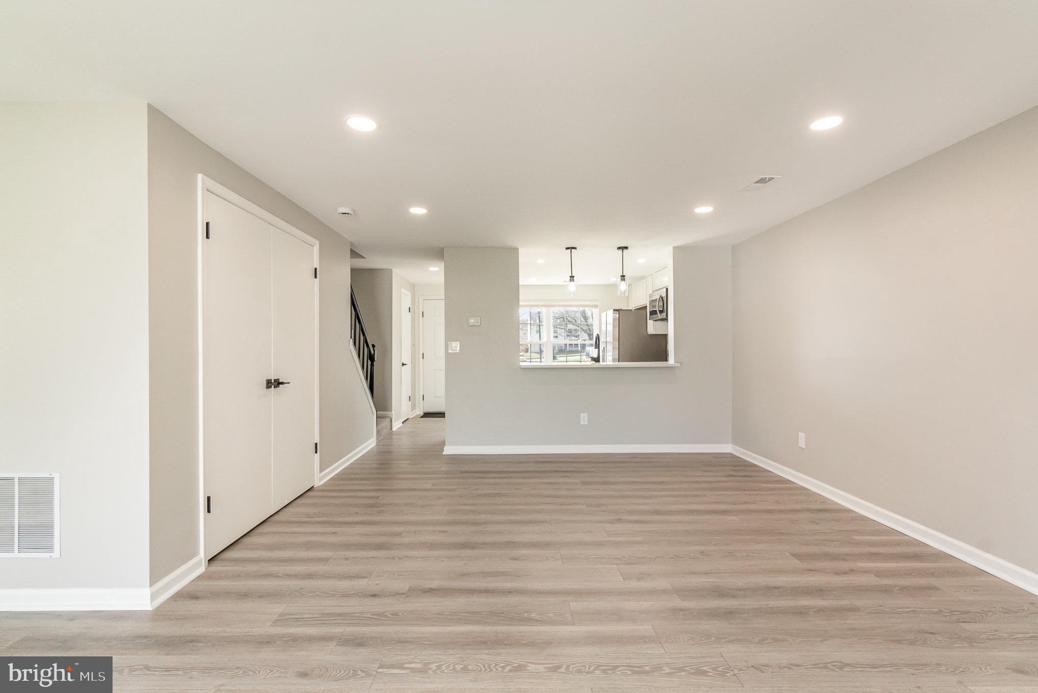 RIVERSIDE - Residential