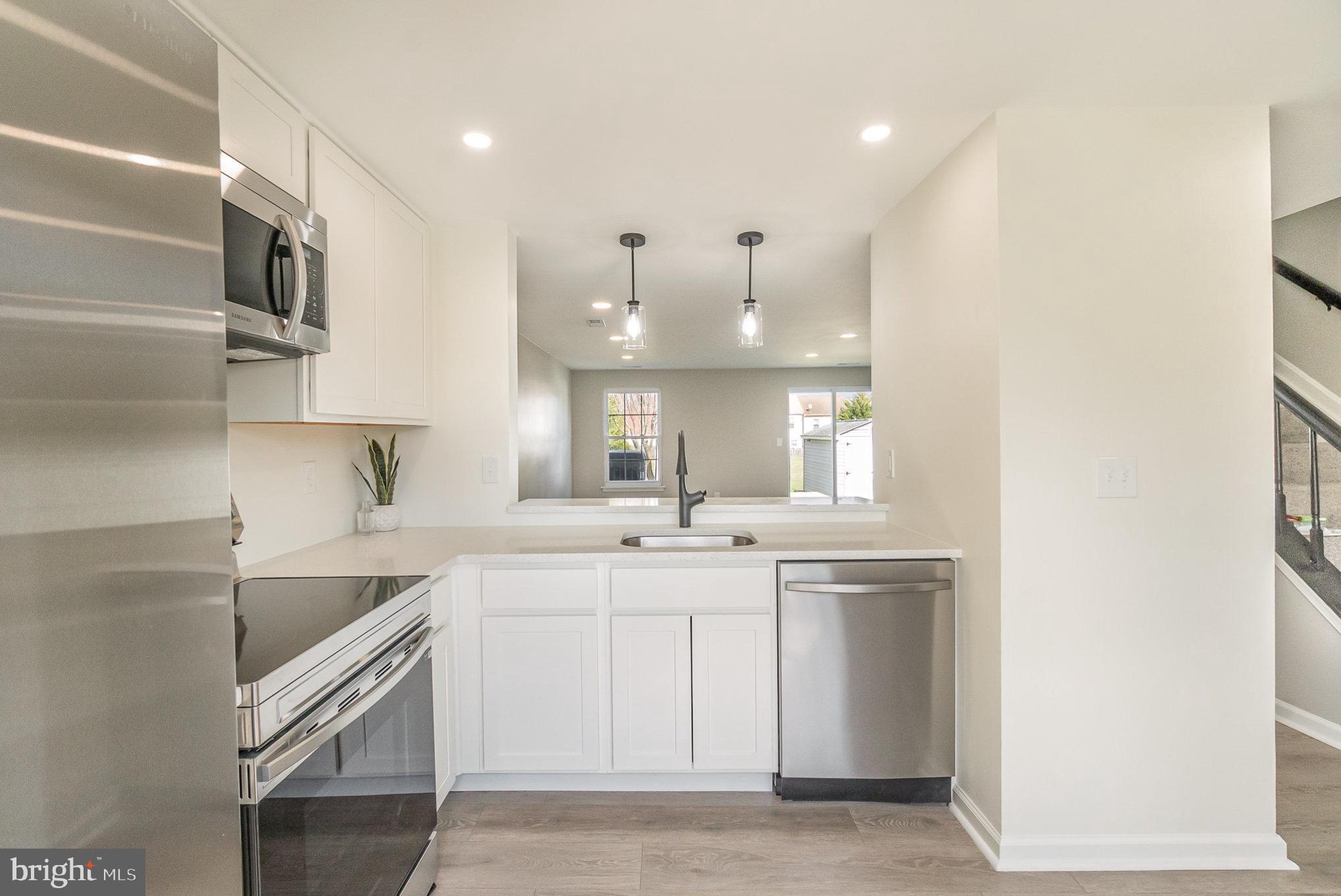 RIVERSIDE - Residential