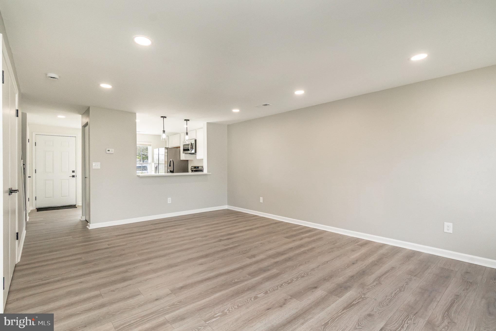 RIVERSIDE - Residential