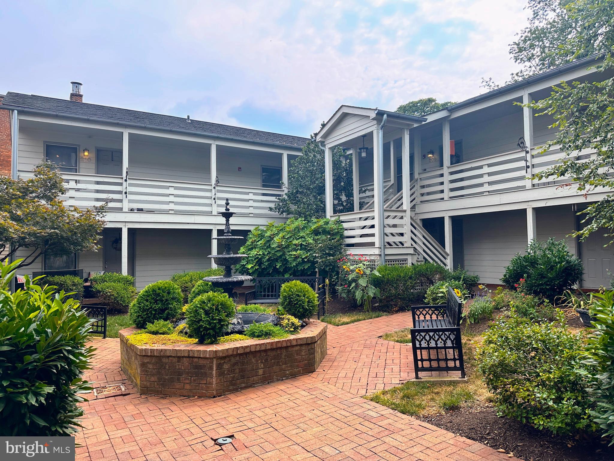 10 W ALL SAINTS STREET W 209